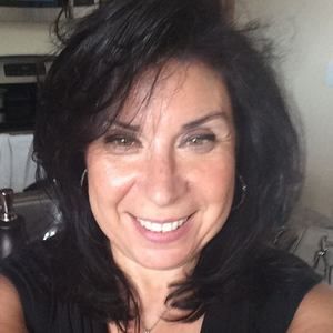 Meet your Posher, Adriana